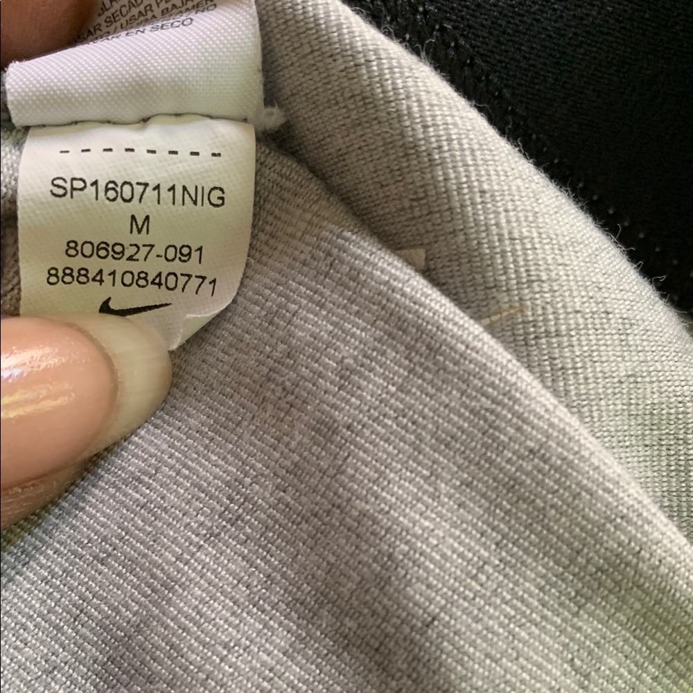 Nike Gray and Black Leggings Athletic Style - Picture 4 of 4